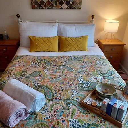 Stunning Homestay In Wolverhampton Bushbury Экстерьер фото