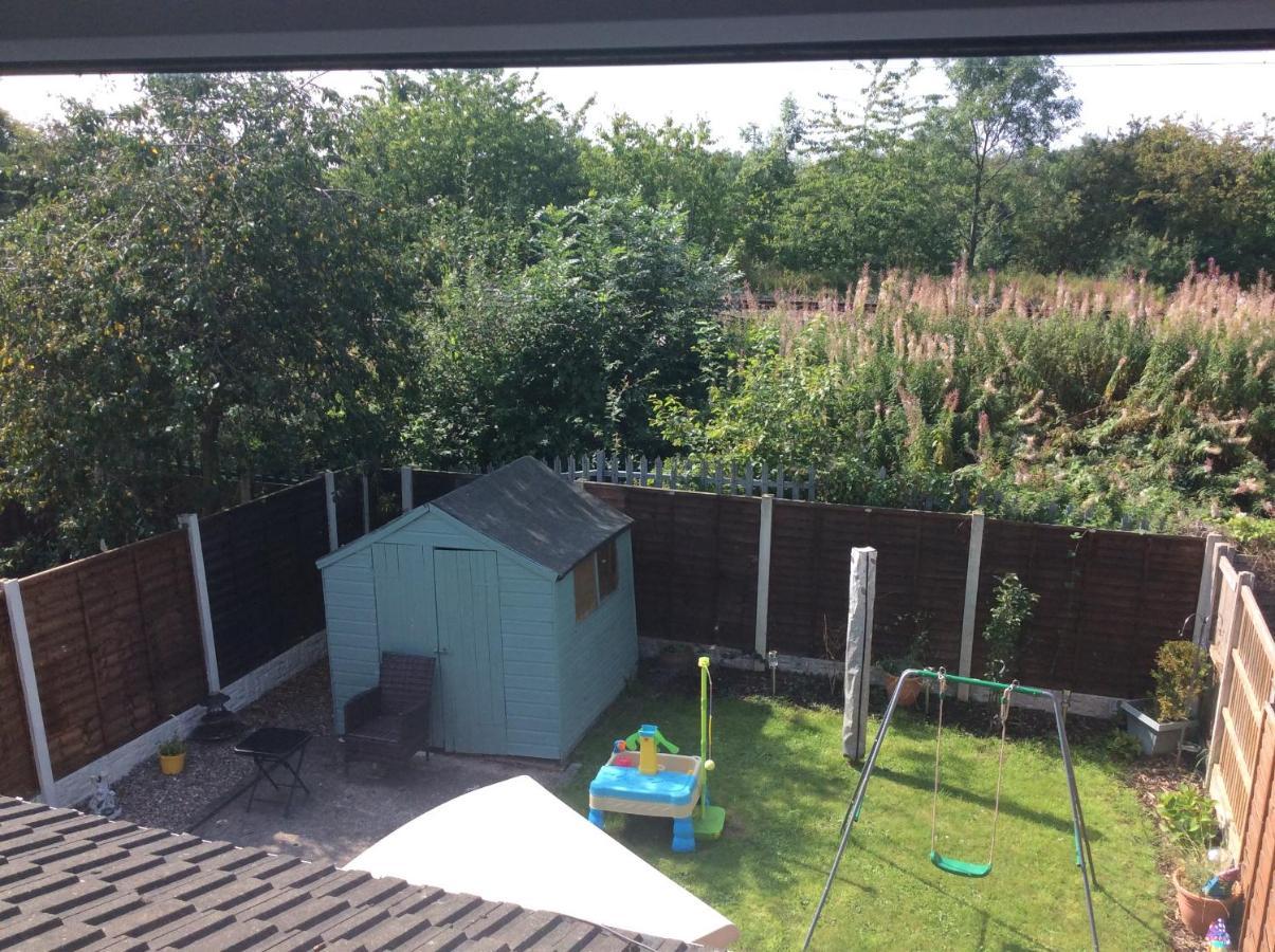 Stunning Homestay In Wolverhampton Bushbury Экстерьер фото