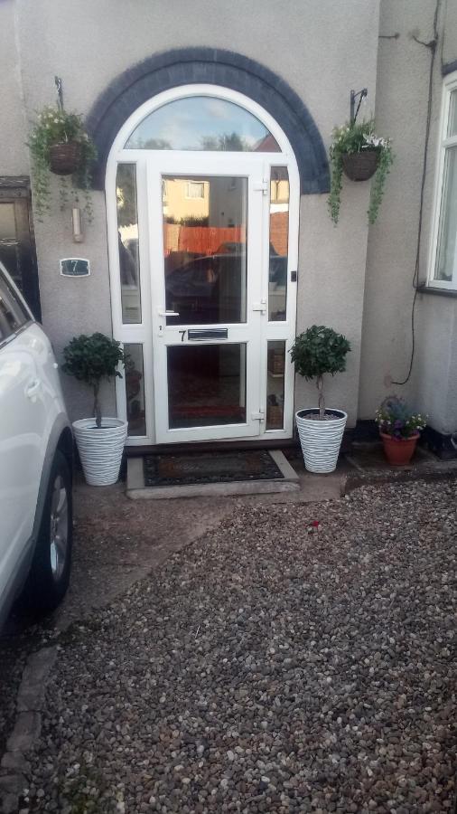 Stunning Homestay In Wolverhampton Bushbury Экстерьер фото