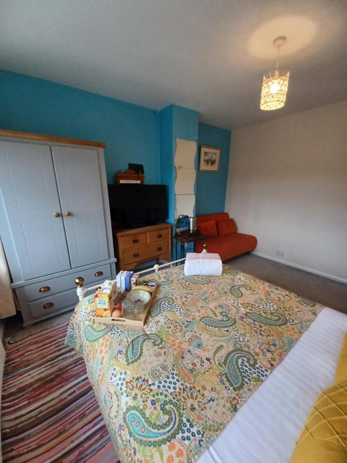 Stunning Homestay In Wolverhampton Bushbury Экстерьер фото