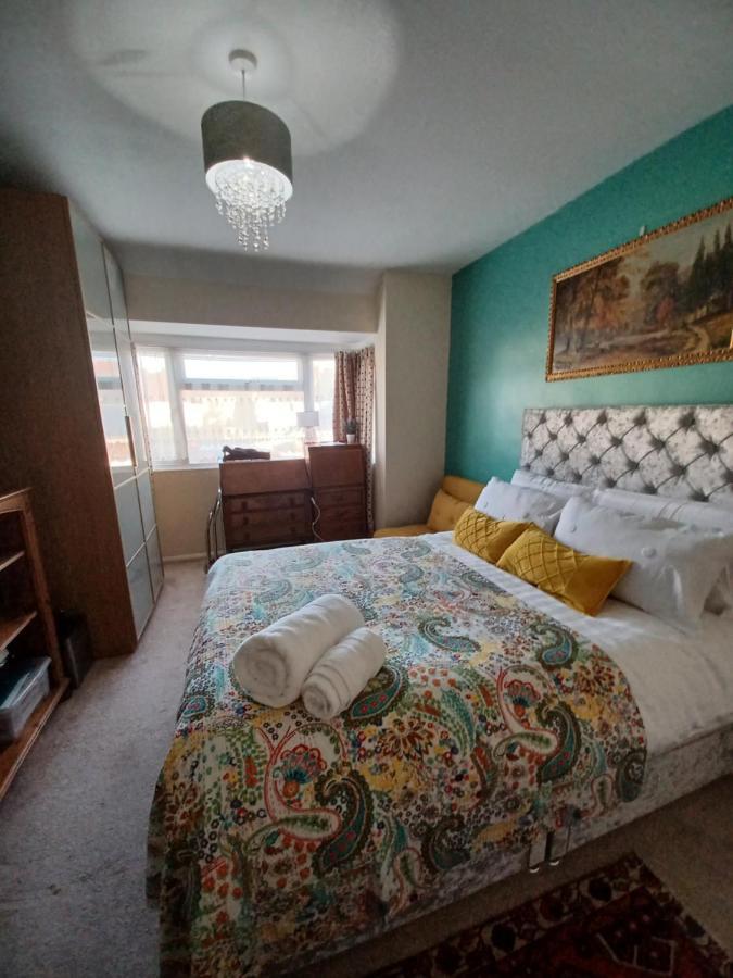 Stunning Homestay In Wolverhampton Bushbury Экстерьер фото