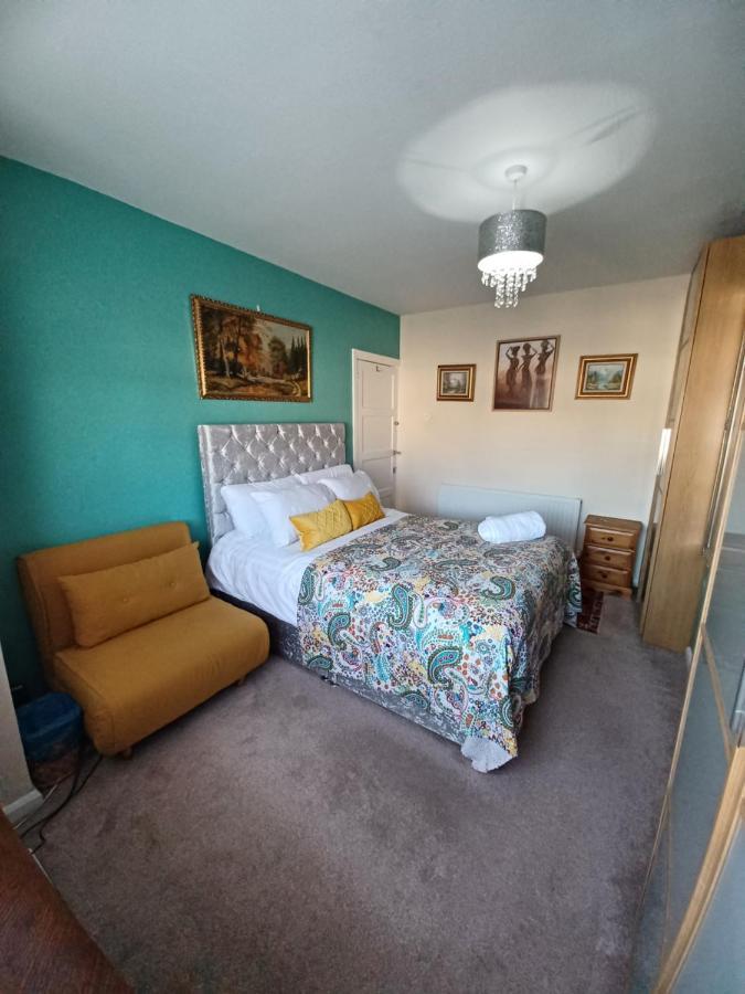 Stunning Homestay In Wolverhampton Bushbury Экстерьер фото